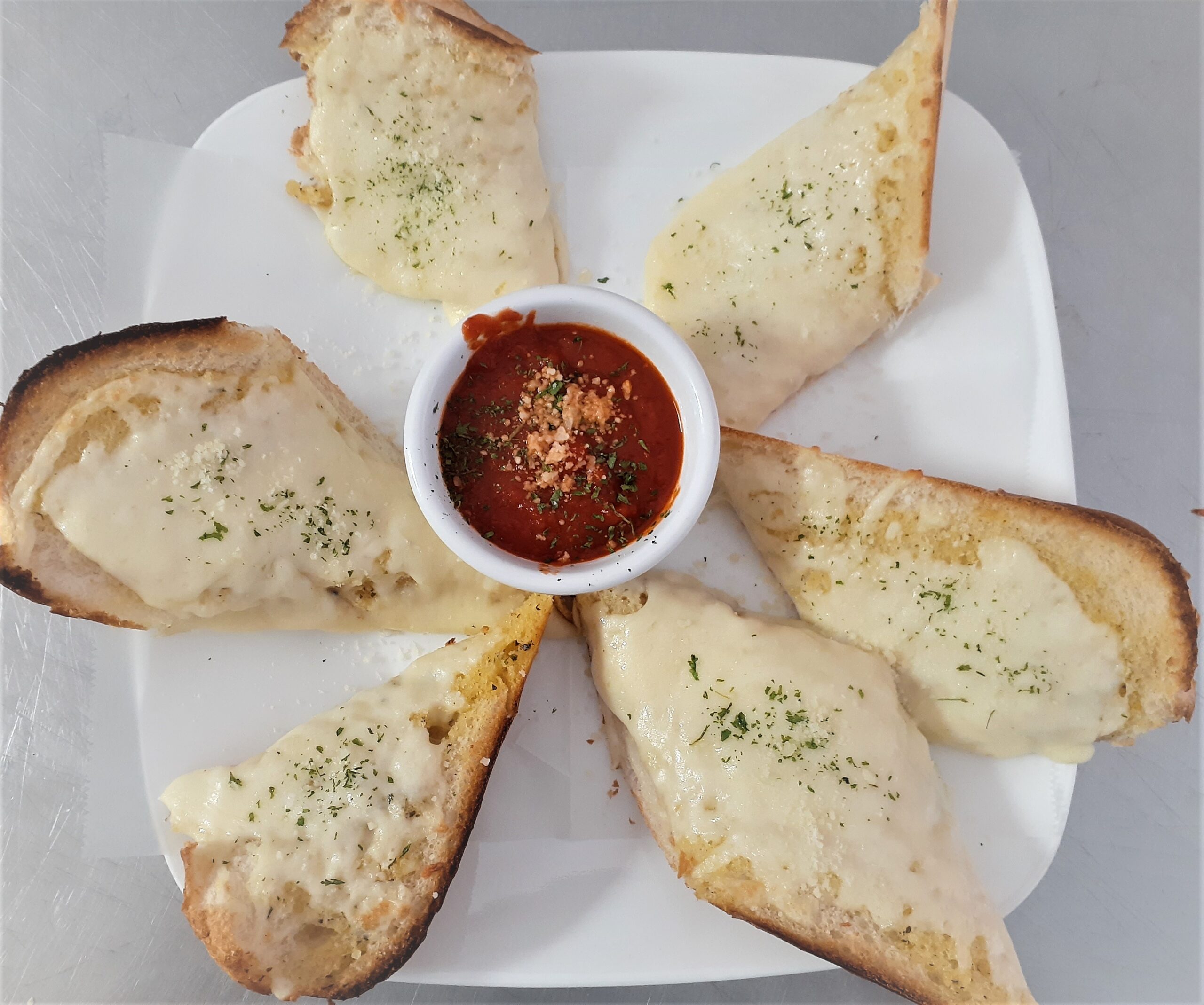 GARLIC BREAD WITH MOZZARELLA